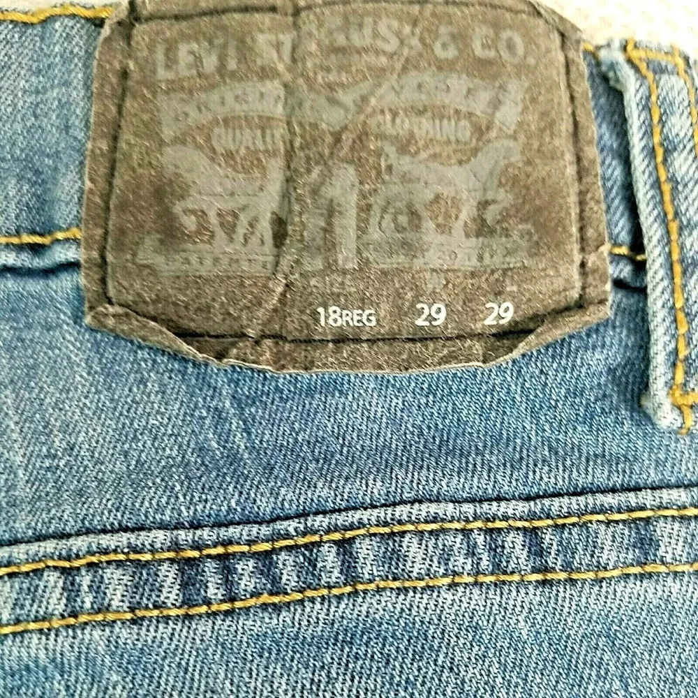 Levis levi performance